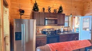 Quiet+Peaceful+fast WIFI+Dollywood+Hottub/FP #8 - 1