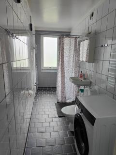2 bedroom apartment close to the station - 4