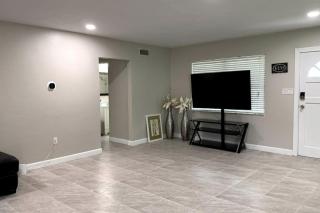 Family Retreat Near Anna Maria Sleeps 14 - 5