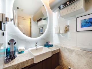 Novotel Living Yunnan Dianchi Times - Kunming - 1
