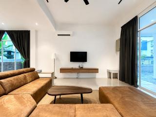 BNB Luxe Homestay, Rawang - pool, 18 pax - 2