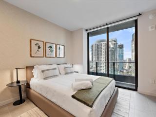 First 3509 Skyline View Modern Studio - 9