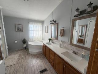 Comfortable and Spacious Space for Families - 5