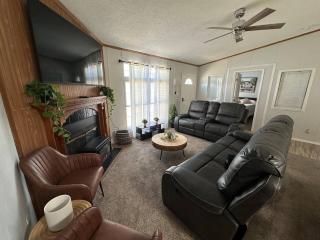 Comfortable and Spacious Space for Families - 1