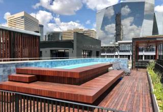 The Lineal 014 - Stylish 2BR in Sandton Central Pool, WiFi - 8
