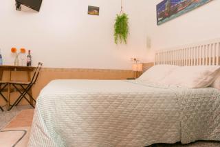 Aire Hostal en Los Alcores Recepción telefónica Auto Check-in - 8
