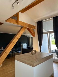 Oak ONE - Modern City Stay - 1