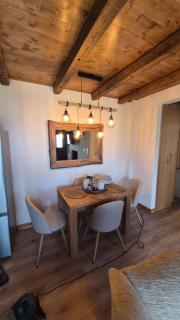 The house in the Cobbled road Suite - 5