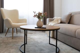 Regal 2BR Central Apartment with Free Parking - Monastery - 9