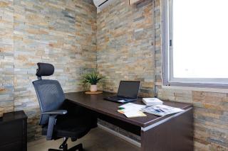 Central, Homely & Bright Gem with Balcony, Fast WiFi & Workspace by The Front Desk - 8