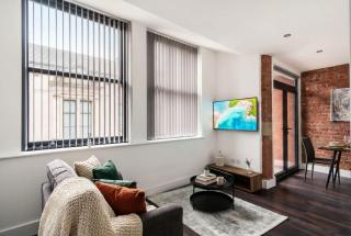 Central Liverpool 1 Bed Apartment w Balcony - 9