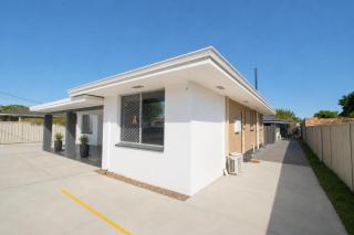 Relaxing Two-Bedroom Retreat Near the Airport - 0