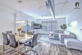 BRAND NEW Modern 1BD Loft in Downtown with free parking - 0