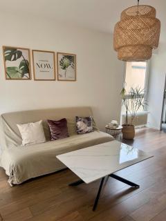 Quiet & Cozy, 15 Min to Basel by Bus, Parking - 2