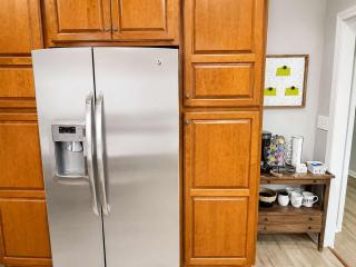 Serene Ivy Hills Home with Hot Tub & Screened Porch-Family Friendly - 1