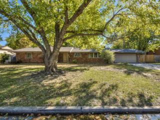 3 BR home with a Gameroom close to campus - 8