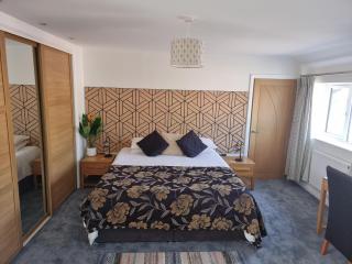 Exeter Executive Apartments - 1