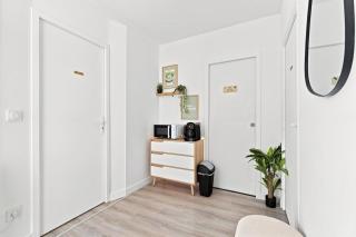 Chambre avec salle de bain privative, bureau et TV - 6