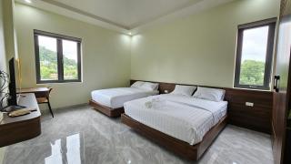 Sunshine Hotel - 1