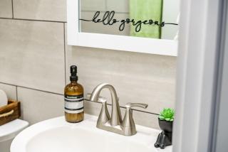 Jungle House Downtown Columbus - Modern Boutique Suites - 9