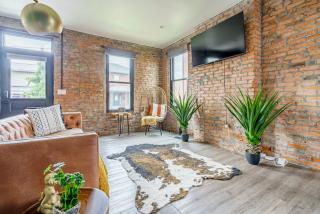 Jungle House Downtown Columbus - Modern Boutique Suites - 5