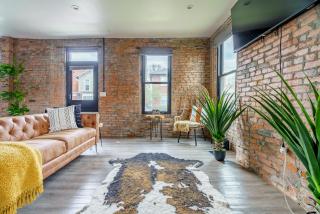 Jungle House Downtown Columbus - Modern Boutique Suites - 1