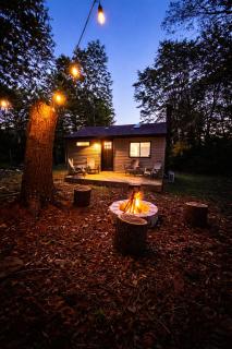 Serene Lakeside Oasis - 1.5 hrs from NYC Fast WiFi - 6