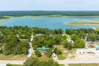 Peaceful Lake Getaway Near Bull Shoals Marina - 0