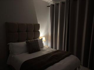 Executive Corner - 2