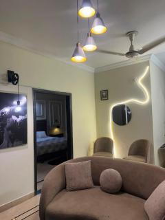 Jay Apartment - One bedroom apartment WiFi Netflix -Ac In E11 Islamabad - 9