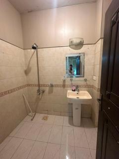 Jay Apartment - One bedroom apartment WiFi Netflix -Ac In E11 Islamabad - 6