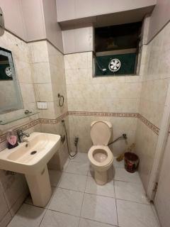 Jay Apartment - One bedroom apartment WiFi Netflix -Ac In E11 Islamabad - 3