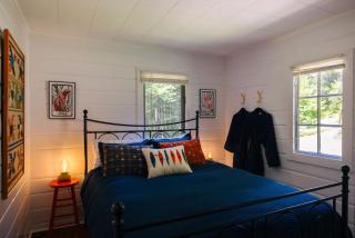 Peaceful Cabin with Sauna, Hot Tub and Cold Plunge - 3