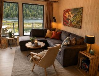 Peaceful lakefront cabin - 8