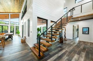 The Revel 24-Guest Luxury Cabin Views - 5