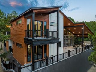 Secluded Hot Tub Views & Pool Table Sleeps 24 - 9