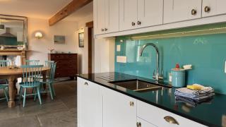 Avalon Farmhouse - 5