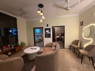 F11 Executive 2Bhk Apartment Cozy Style and Comfort stay - 2