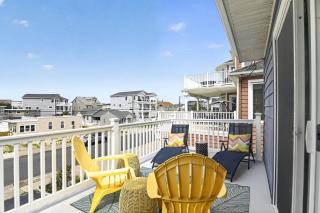 Radiant Beach Block Condo Parking Patio - 6