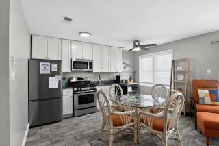 Radiant Beach Block Condo Parking Patio - 3