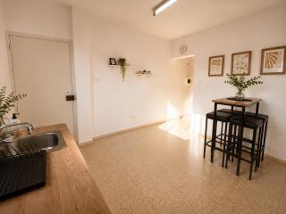 Lively Central Apartment in Ayia Napa-only for two - 2