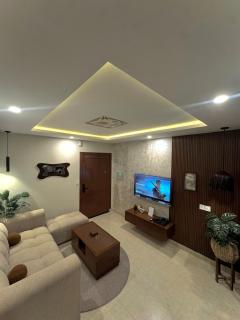 2BHK Netflix PS4 Cinema Food Street 2 min - 0