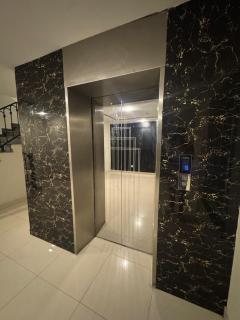 2BHK Netflix PS4 Cinema Food Street 2 min - 3