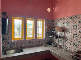 Northeastern Escape - Modern 2BHK near Six Mile - 4
