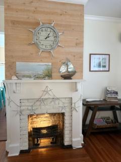 Heated Pool Riverfront / Ferry to Beach /Game Room - 0