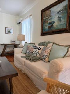 Heated Pool Riverfront / Ferry to Beach /Game Room - 2