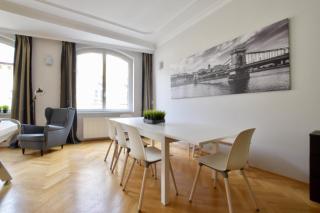 Standard Apartment by Hi5- Lovag Apartments - 1