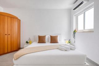 Paceville St Julians Studios King Bed WiFi by Beyond Air - 7