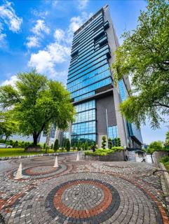 Grand Vista Luxury 2BR Mall of Islamabad F-7 Margalla and City Views - 1