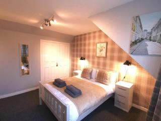 Superhost House Brechin sleeps 6, 3 bedrooms - 1